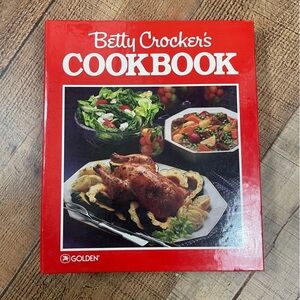 Vintage 1987 Golden Betty Crocker's Cookbook 5 Ring Binder Hardcover Recipes